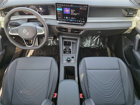 New 2026 Volkswagen Tiguan SE R-Line image 22