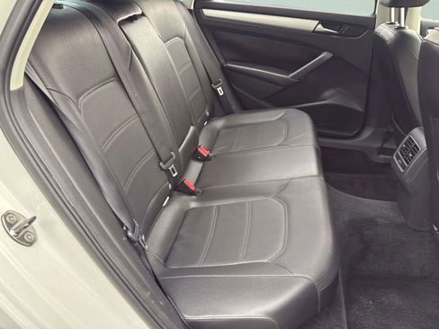 Used 2013 Volkswagen Passat TDI SE image 24