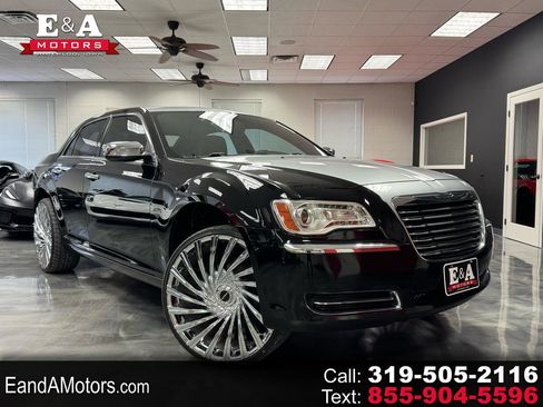 Used 2014 Chrysler 300 RWD image 1