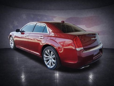 Used 2020 Chrysler 300 Limited RWD image 3
