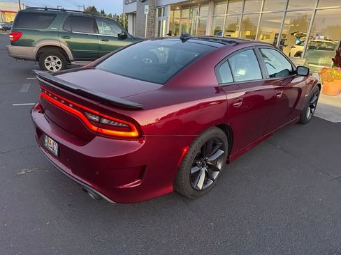 Used 2019 Dodge Charger R/T w/ Plus Group RWD image 3