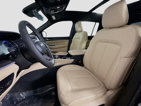 New 2025 Jeep Grand Cherokee Limited image 10