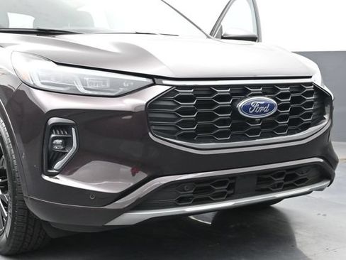 Certified 2023 Ford Escape ST-Line Elite w/ Premium Technology Package AWD/4WD image 37