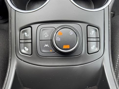 Used 2023 GMC Terrain SLE w/ Driver Convenience Package AWD/4WD image 18