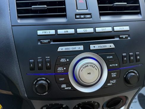 Used 2011 MAZDA MAZDA3 i Touring image 22