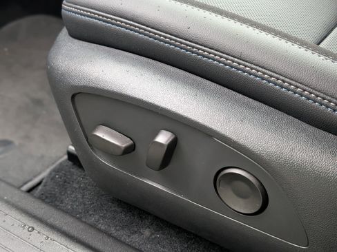 New 2025 Chevrolet Equinox EV LT image 26