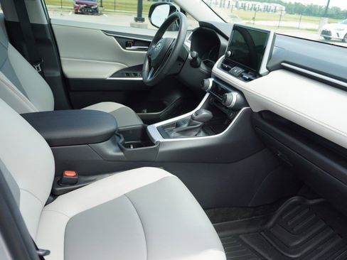 Used 2024 Toyota RAV4 XLE Premium FWD image 7