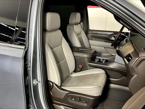 Used 2022 GMC Yukon SLT w/ SLT Luxury Package image 8