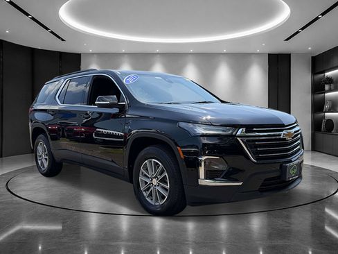 Certified 2023 Chevrolet Traverse LT FWD image 2