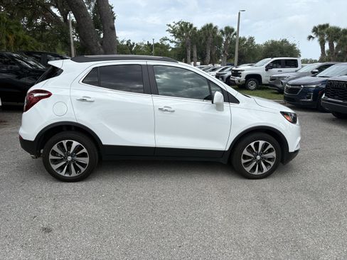 Used 2022 Buick Encore Preferred w/ Safety Package FWD image 8