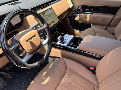 Used 2026 Land Rover Range Rover SE AWD/4WD image 4
