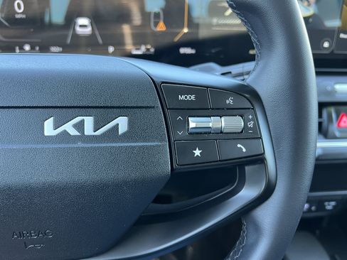 Certified 2025 Kia K4 EX FWD image 26