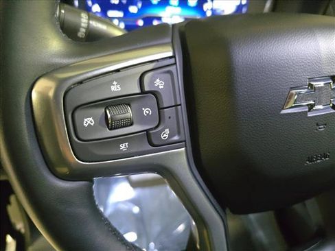 Used 2023 Chevrolet Tahoe Z71 w/ Luxury Package AWD/4WD image 19