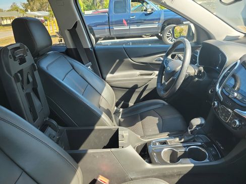 Used 2022 Chevrolet Equinox Premier image 10