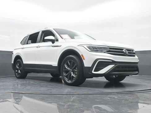 Used 2022 Volkswagen Tiguan SE image 63