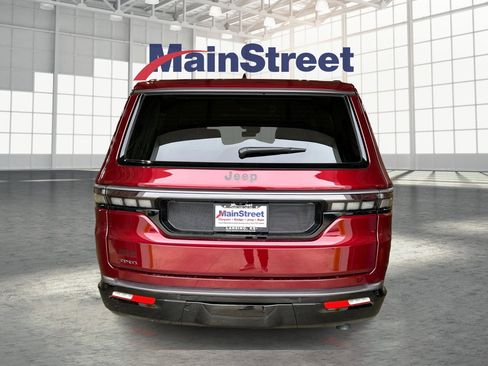 New 2026 Jeep Grand Wagoneer Limited AWD/4WD image 4