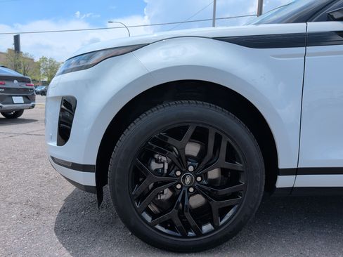 Used 2023 Land Rover Range Rover Evoque SE AWD/4WD image 9
