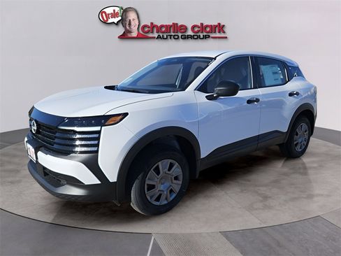 New 2026 Nissan Kicks S image 1