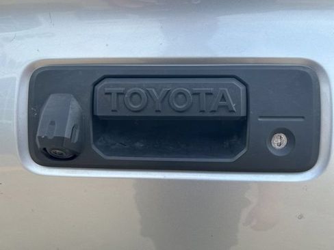 Used 2022 Toyota Tacoma SR5 RWD image 9