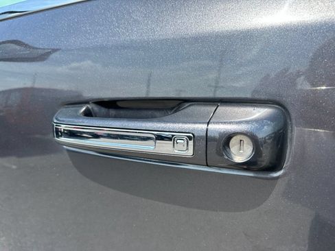 Used 2021 RAM 1500 Laramie AWD/4WD image 25
