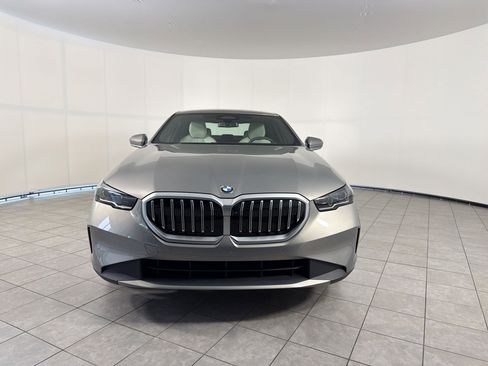 Certified 2025 BMW 530i RWD image 6