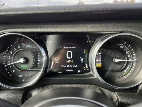 Used 2021 Jeep Wrangler Unlimited Sahara w/ Cold Weather Group image 31