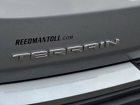 Used 2023 GMC Terrain SLE AWD/4WD image 31