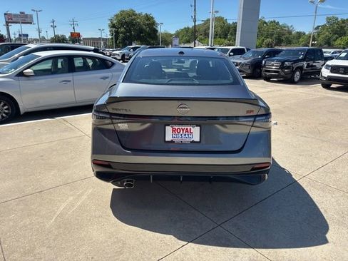 New 2026 Nissan Sentra SR w/ Floor Mat Package FWD image 5