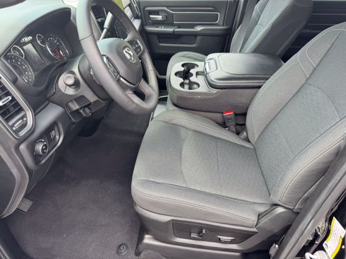 Used 2026 RAM 2500 Big Horn AWD/4WD image 9