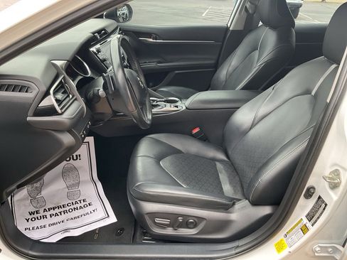 Used 2020 Toyota Camry XSE image 14