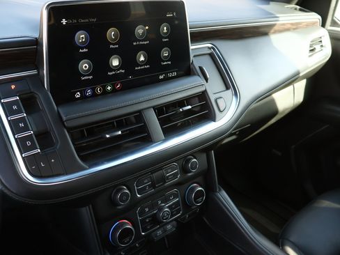 Used 2021 Chevrolet Tahoe Z71 image 20