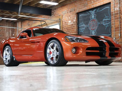Used 2006 Dodge Viper SRT-10 RWD image 4