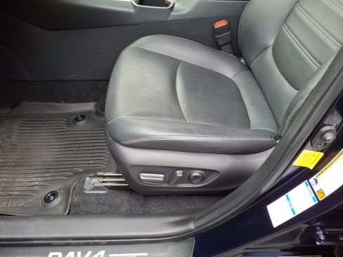 Used 2022 Toyota RAV4 Limited image 11