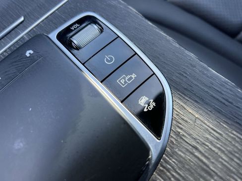 Used 2021 Mercedes-Benz GLC 300 4MATIC Coupe image 32