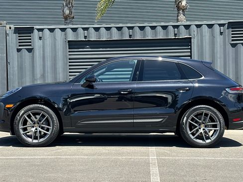 Certified 2023 Porsche Macan AWD/4WD image 2