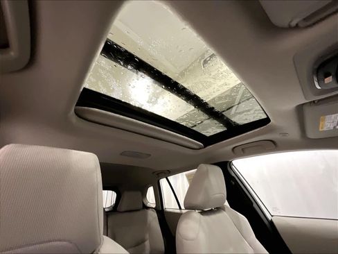 Used 2024 Toyota Corolla Cross LE image 22