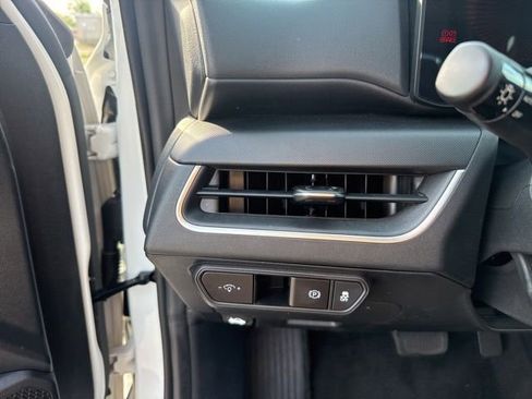 Used 2025 Kia K4 FWD image 15