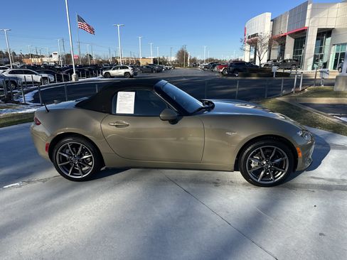 Used 2023 MAZDA MX-5 Miata Grand Touring w/ Weather Package image 21