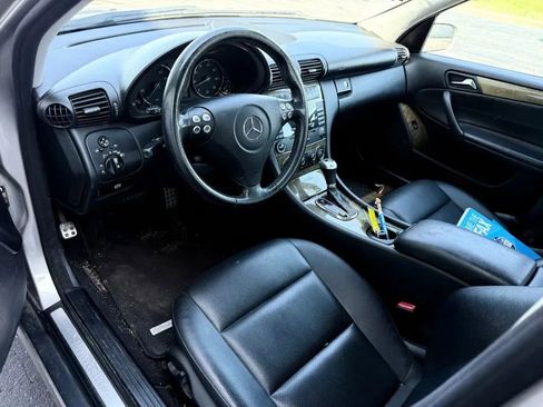 Used 2007 Mercedes-Benz C 230 Sedan image 11