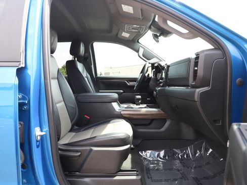 Used 2023 Chevrolet Silverado 1500 RST w/ Convenience Package II AWD/4WD image 11