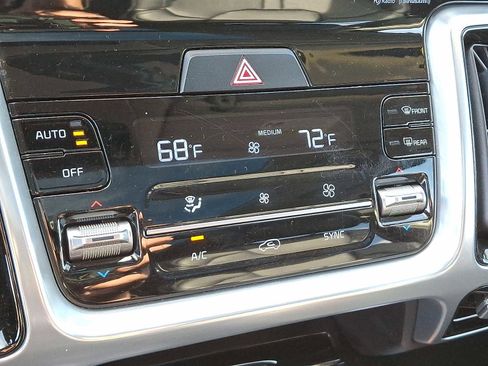 Used 2022 Kia Sorento SX image 19