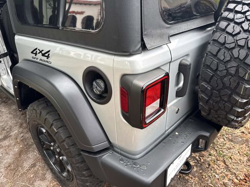 Used 2022 Jeep Wrangler Unlimited Sport AWD/4WD image 11