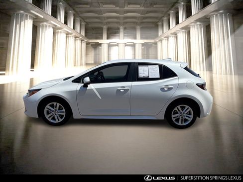 Used 2021 Toyota Corolla SE w/ SE Preferred Package FWD image 8