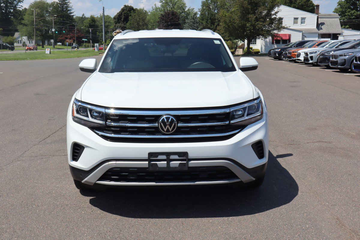 Used 2023 Volkswagen Atlas Cross Sport SE AWD/4WD image 2