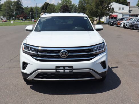 Used 2023 Volkswagen Atlas Cross Sport SE AWD/4WD image 2
