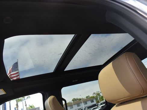 Used 2025 Ford F450 Lariat w/ FX4 Off-Road Package image 29