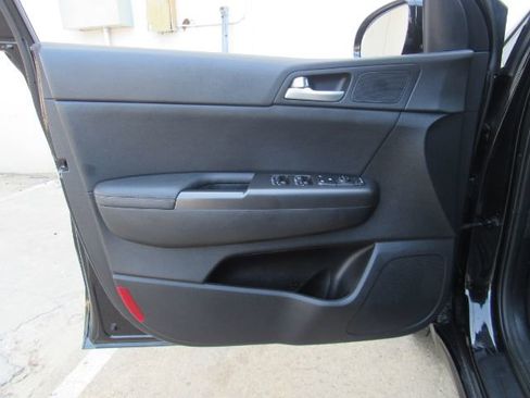 Used 2021 Kia Sportage S image 15