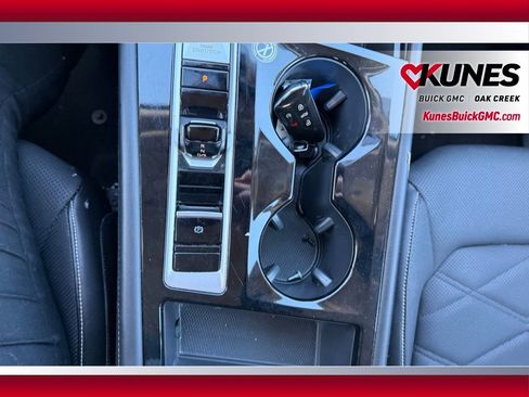 Used 2024 Volkswagen Atlas SE image 20