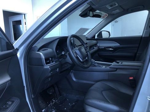 Certified 2025 Toyota Grand Highlander AWD image 10