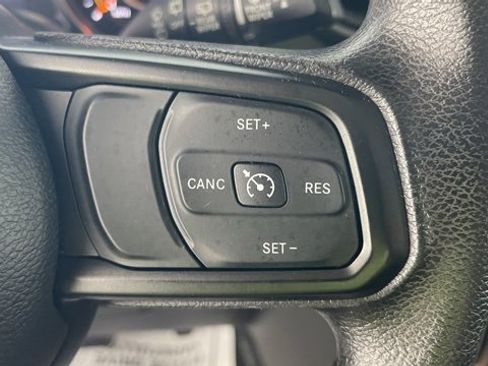 Used 2022 Jeep Wrangler Sport image 36